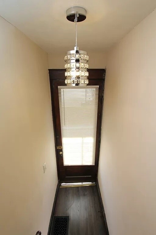 entrance - 30 E 24th St