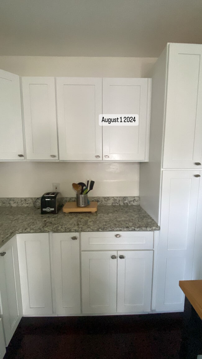 kitchen, granite countertops - 6 Robbins Ct