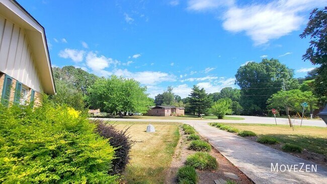 Foto del edificio - 5404 Olive Rd