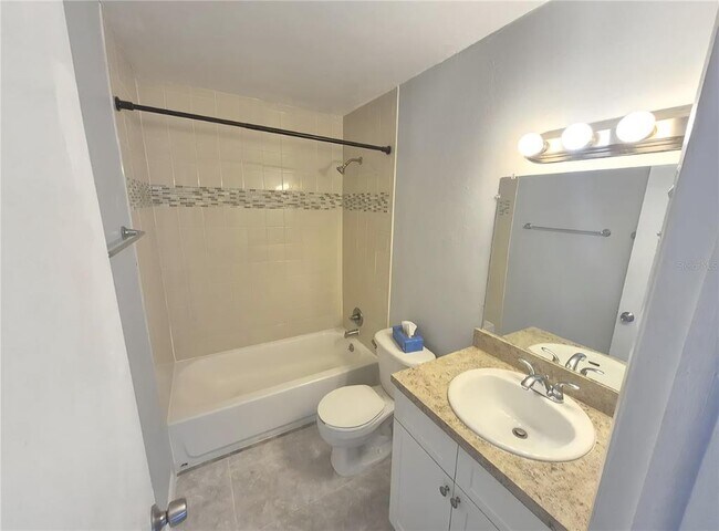 Foto del edificio - 2418 Wishing Well Cir