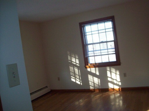 Building Photo - 3 Jersey Dr