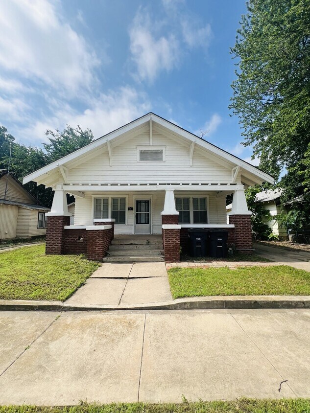 509 W Oak Ave, Enid, OK 73701 Room for Rent in Enid, OK