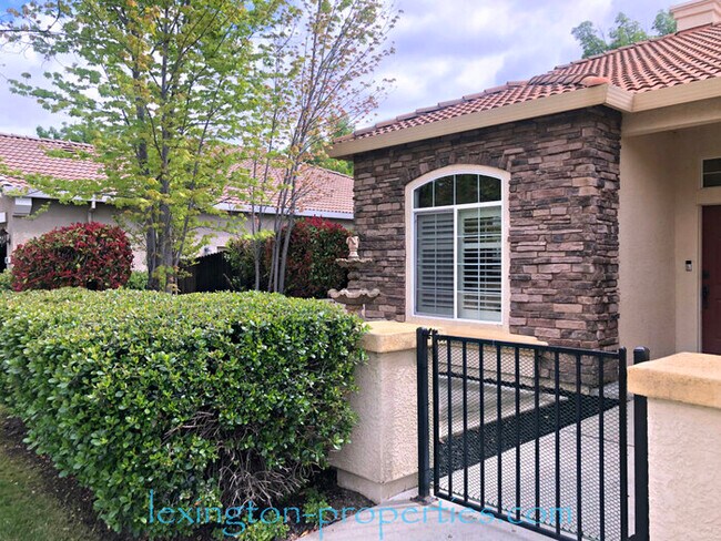 Building Photo - Stunning, 3 Bed, 2 Bath, +Office, Home near Gayaldo Park in Rocklin!