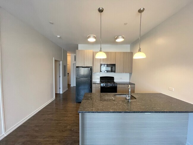 Building Photo - 2500 N Clybourn Ave