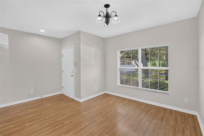 Foto del edificio - 15768 Fishhawk Falls Dr