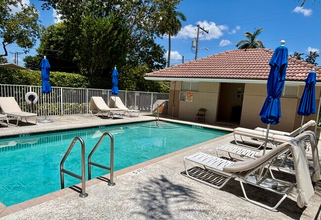 Foto del edificio - 4901 Palm Garden Ln