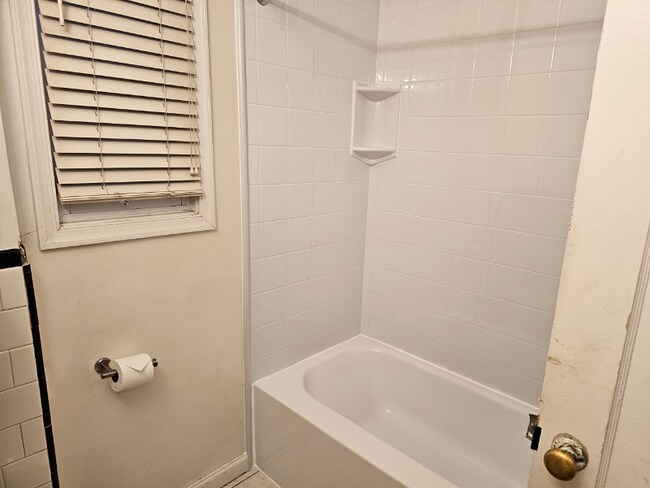 Foto del edificio - 5724 Chillum Pl NE