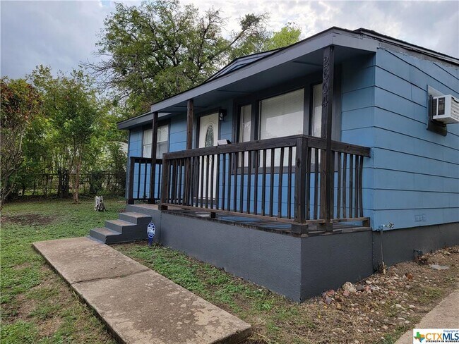 Building Photo - 2604 Terrace Dr
