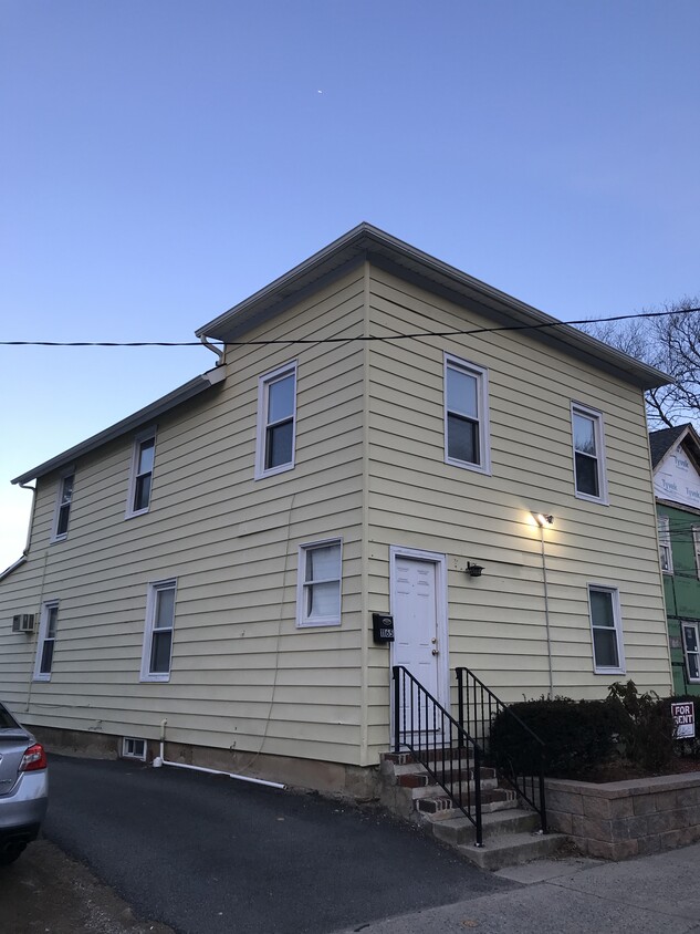 Primary Photo - 1165 Ringwood Ave