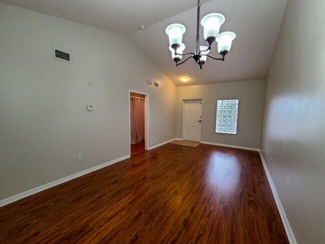 Building Photo - Now Available- 2 Bedroom 2 Bath Condo in T...
