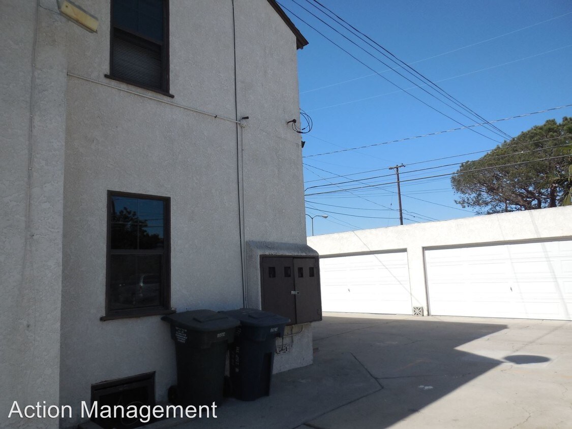 Building Photo - 1447 W 157th St
