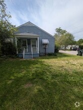 Building Photo - 962 7th St NE