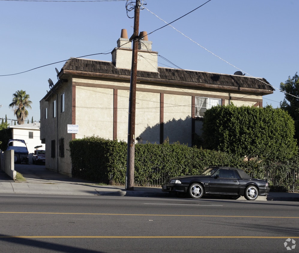 Building Photo - 6928 Laurel Canyon Blvd