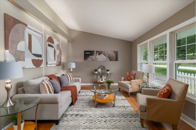 Building Photo - 8793 Fern Glen Dr