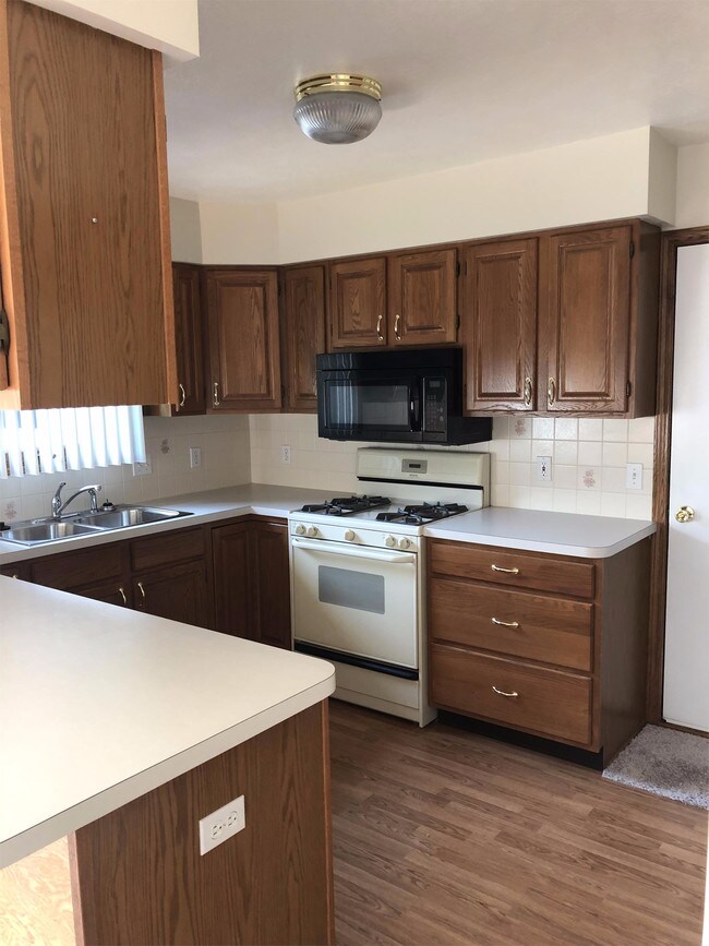 Foto del edificio - 7190 Walnut Ave