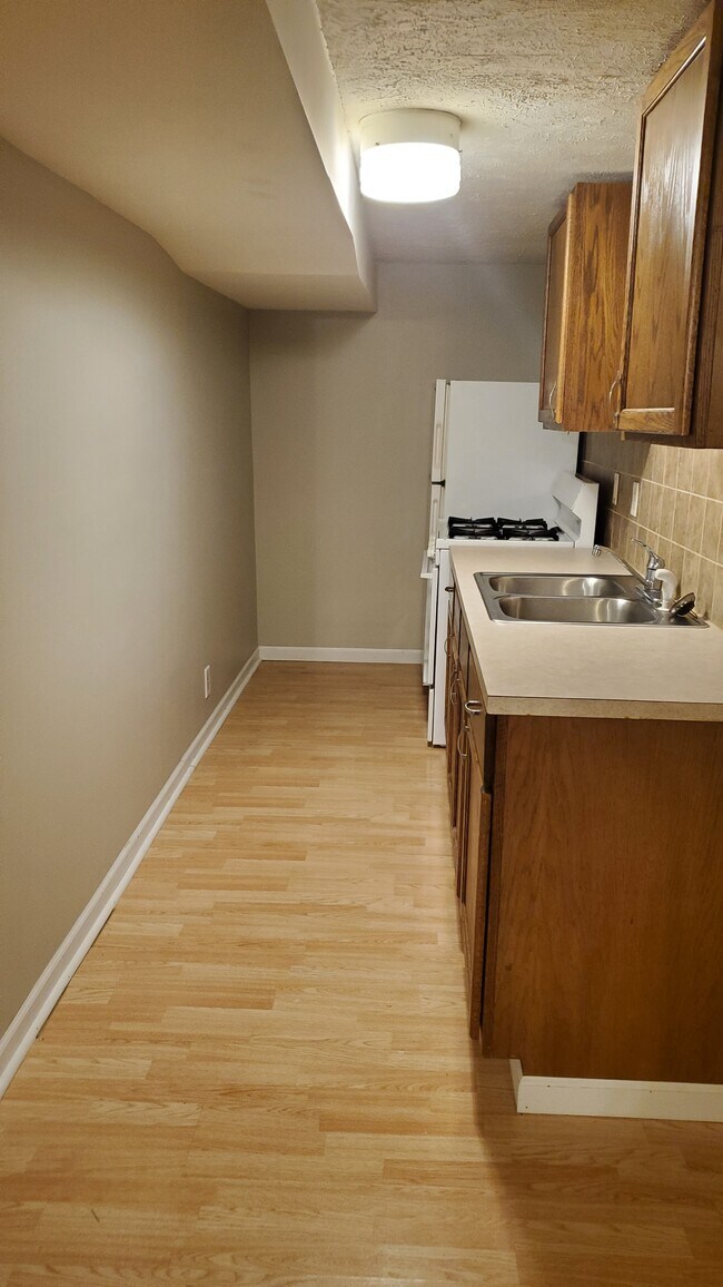 Foto del edificio - 616 S 37th St