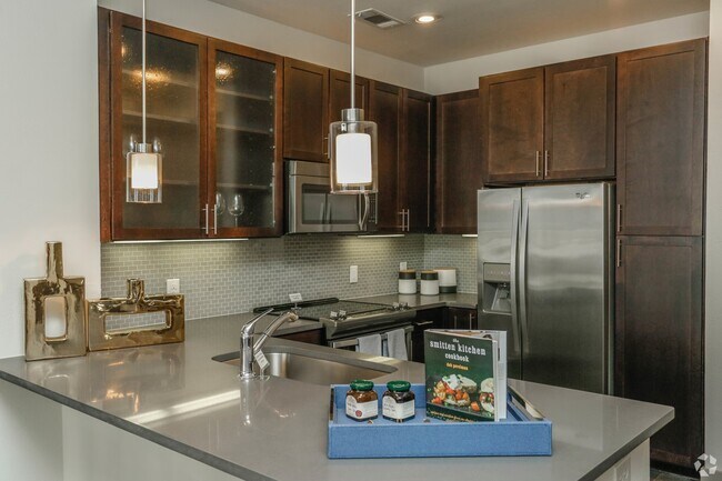 Foto del edificio - Premium 2-Bed Living with Modern Perks!