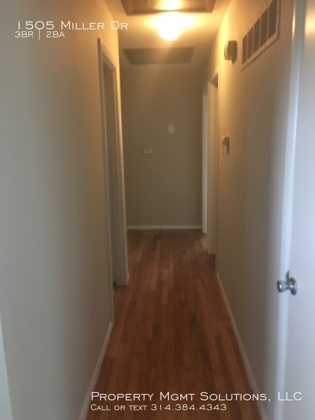 Building Photo - 1505 Miller Dr