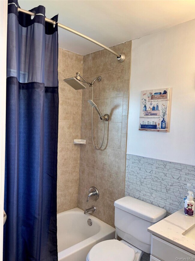 Foto del edificio - 33 Farber Dr