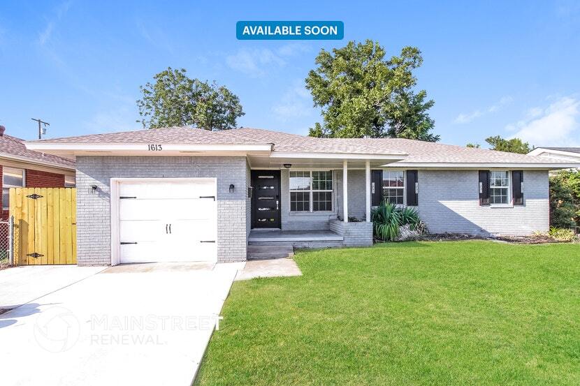 Primary Photo - 1613 SW 61st Terrace