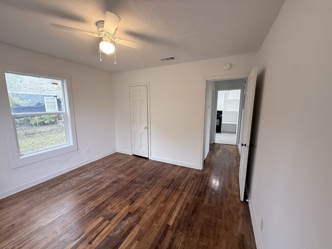 Foto del edificio - 620 N Walnut St