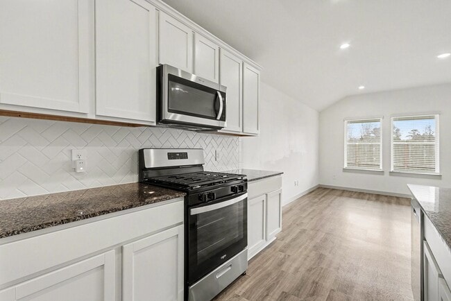 Building Photo - 9926 Palm Royal Dr