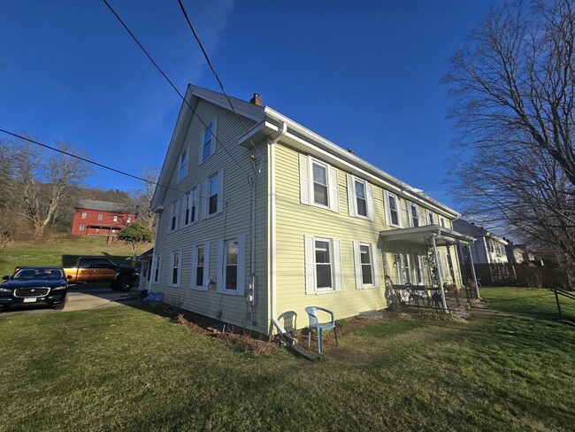 Building Photo - 347-349 Main St