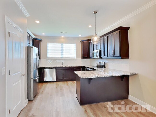 Building Photo - 607 Gallant Way