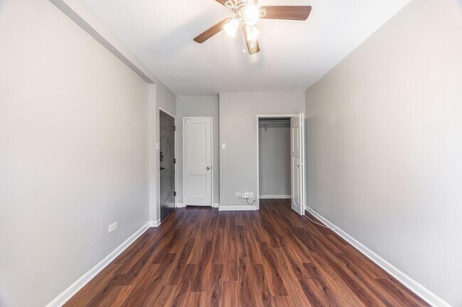 Foto del edificio - 1140 North Lasalle Drive #808