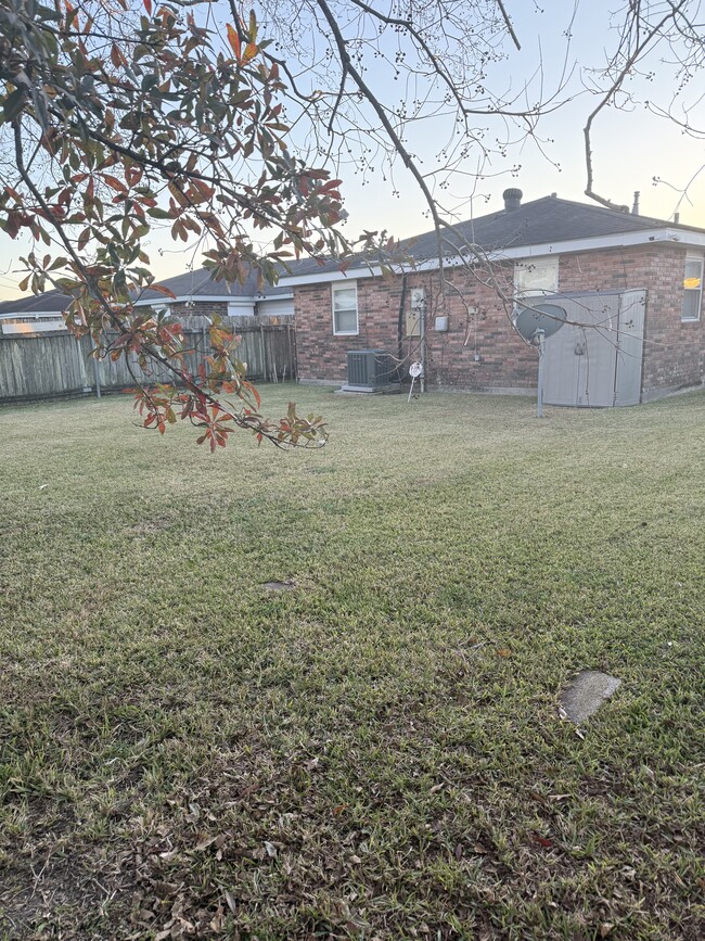 Building Photo - 3403 Tambour Dr