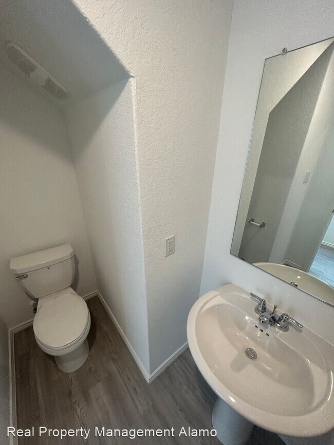 Foto del edificio - 3 br, 2.5 bath House - 11026 Tree Line