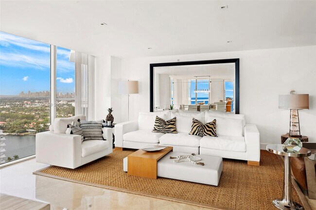 Building Photo - 4779 Collins Ave
