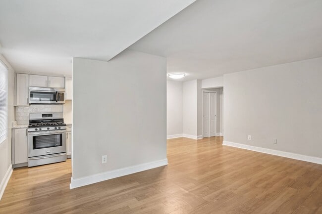 Building Photo - The Kenmore