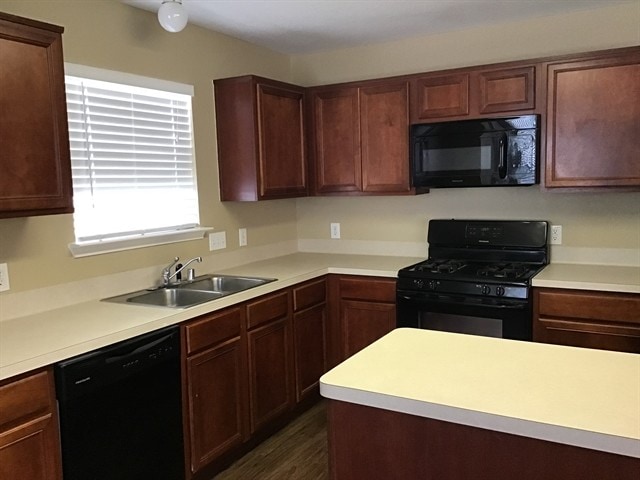 Foto del edificio - 11322 Flying Geese Ln