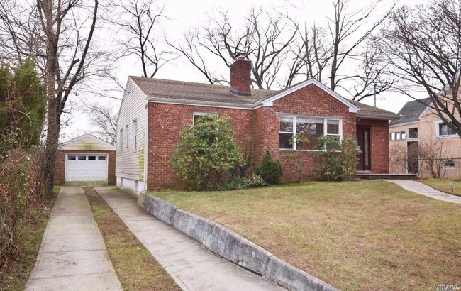 Building Photo - 29 Summer Ave