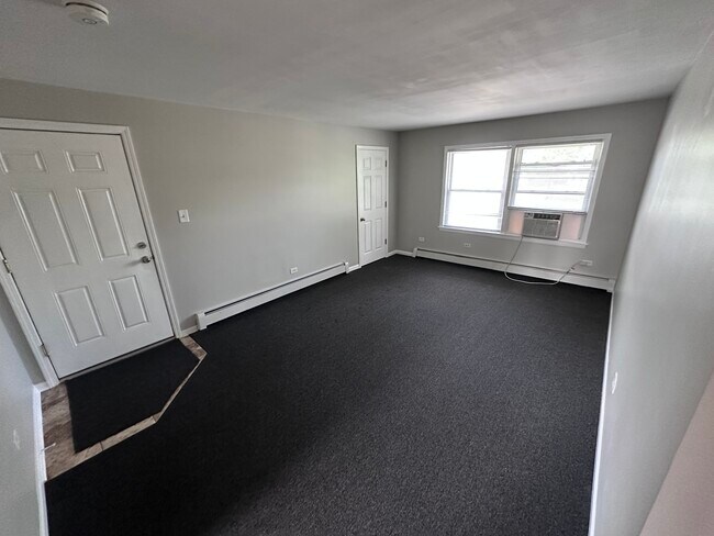 Foto del edificio - 14500 Cottage Grove Ave