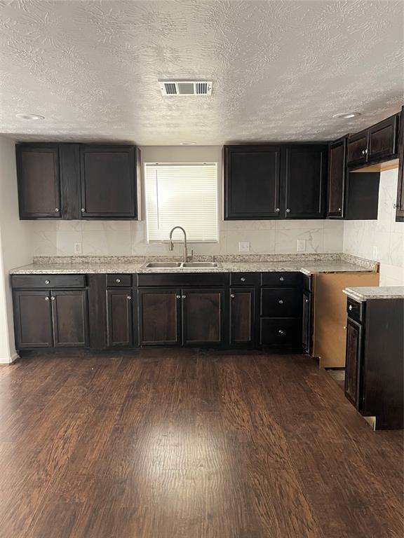 Building Photo - 1603 Roxella St