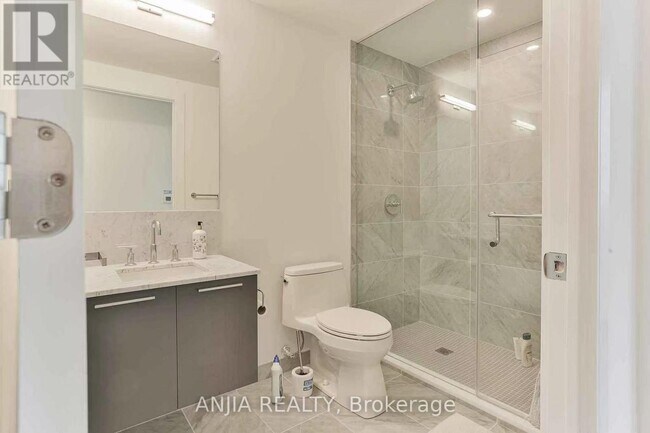 Photo du bâtiment - 1 Gloucester St