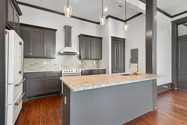 Building Photo - Luxury Living in a Fully Renovated Historic Building
