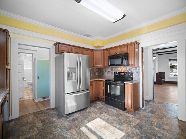 Foto del edificio - 4 Bed, 2 Bath Long Term Rental in GU District