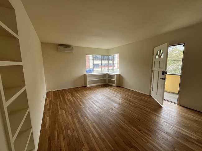 Building Photo - 854 E Mendocino St
