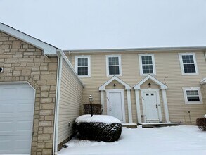 Building Photo - 390 Golden Valley Dr