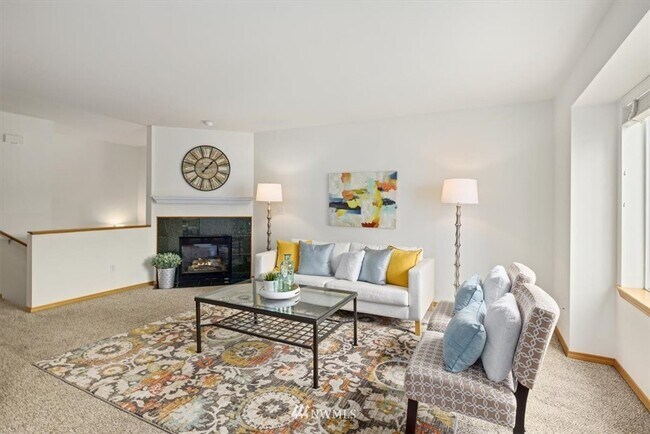 Foto del edificio - 829 N 145th Ct