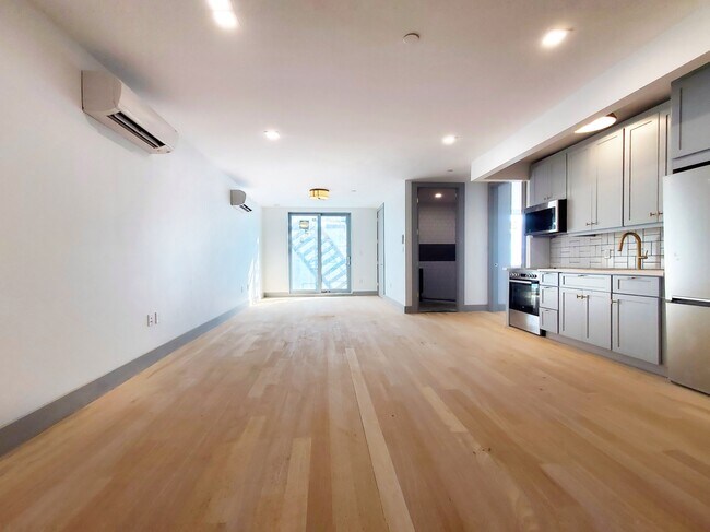 Building Photo - 412 Suydam St