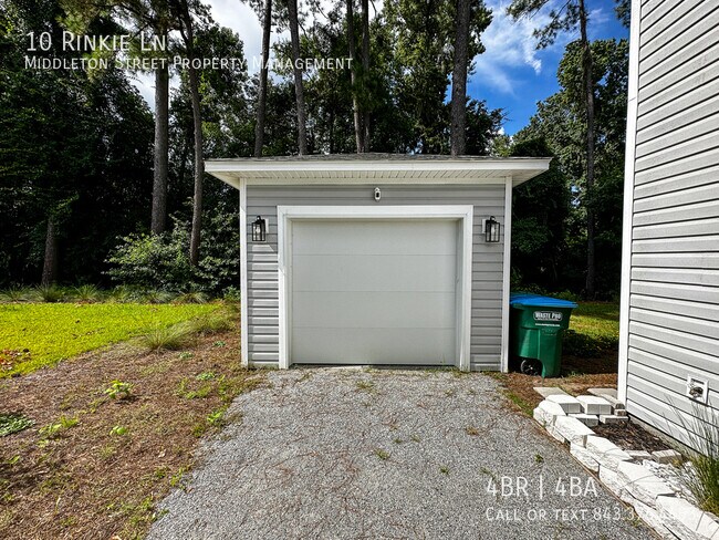 Building Photo - 10 Los Robles Rd