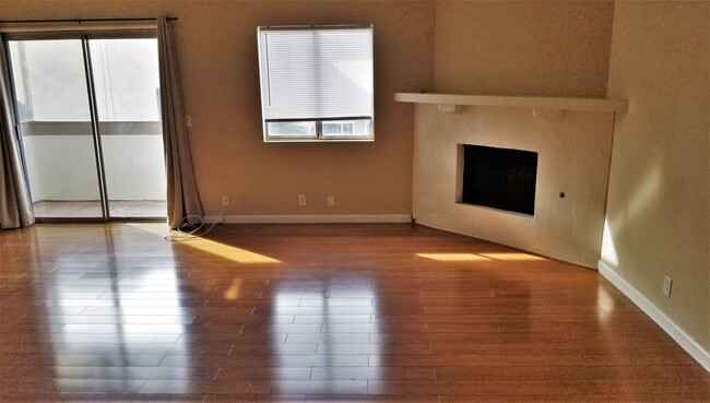 Foto del edificio - Spacious Studio Condo in Valley Village