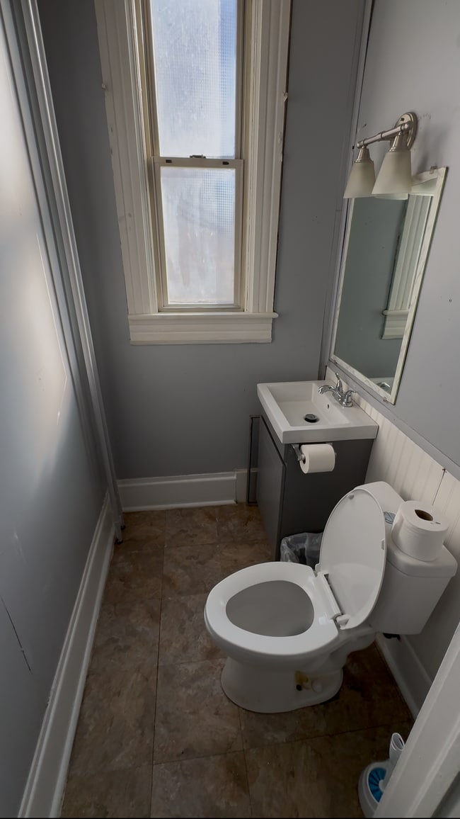 1/2 Bath - 1332 Avenue F