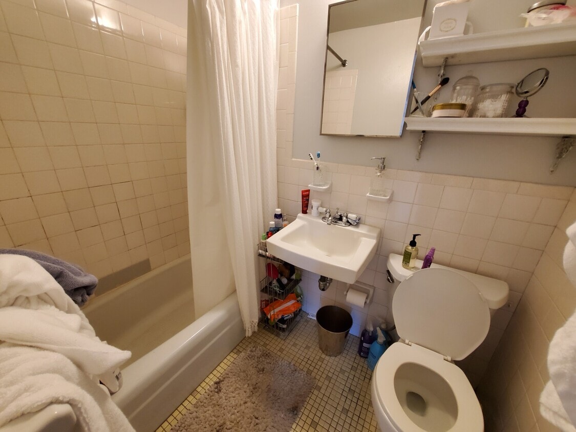 Building Photo - 158-161 Saint Botolph Unit 4F