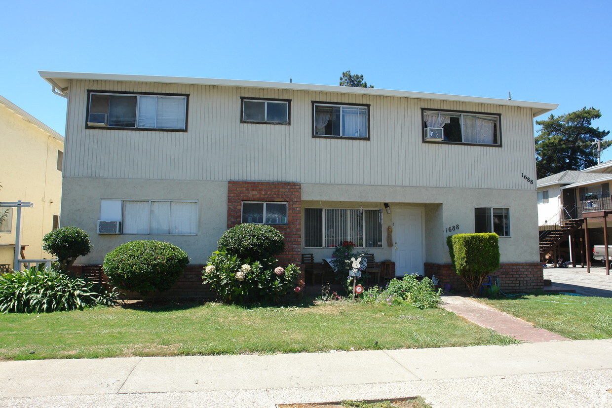 Building Photo - 1688 De Rose Way