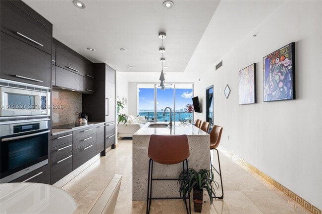 Building Photo - 900 Biscayne Blvd